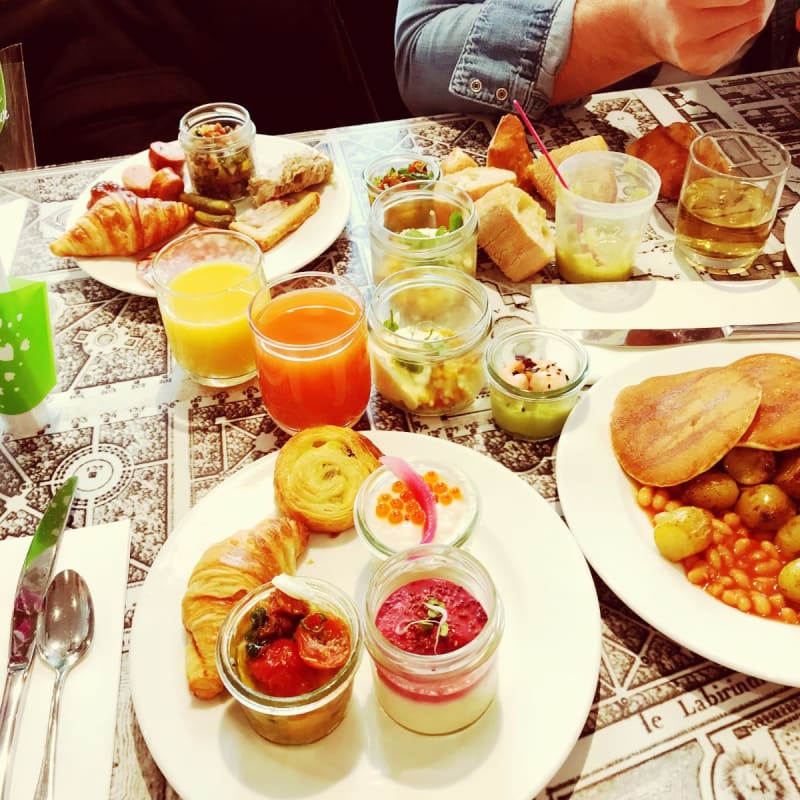 Brunch du dimanche - Monument Café, Versailles