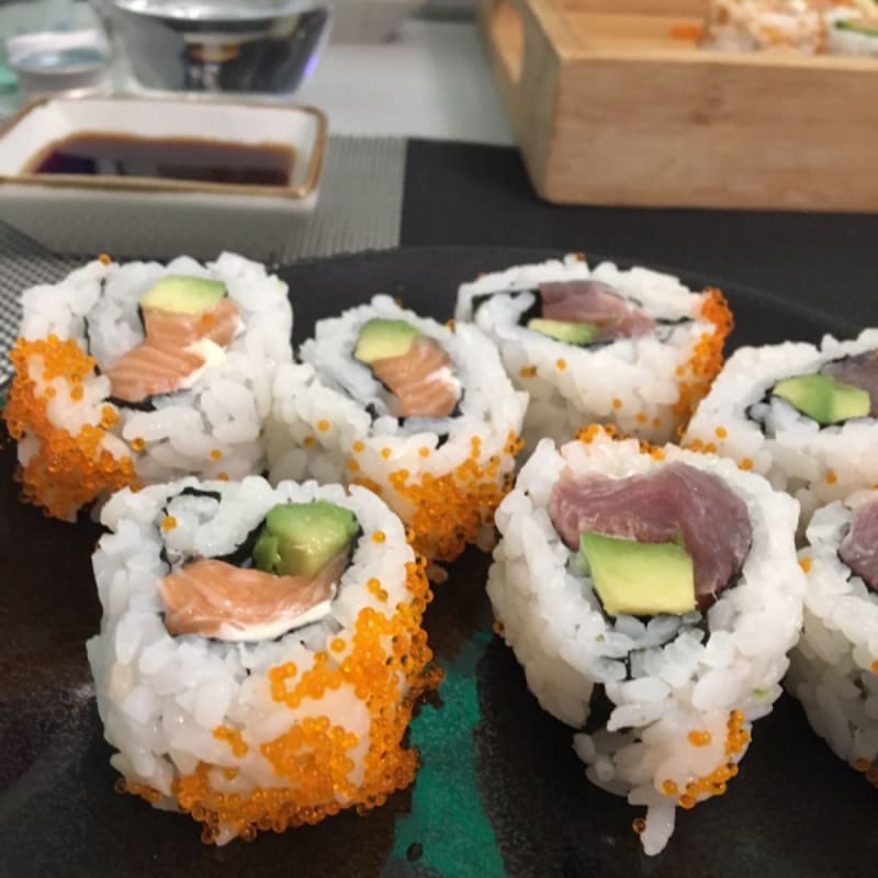 Uramaki salmone avocado - Sushi Leon cucina coreana, Turin