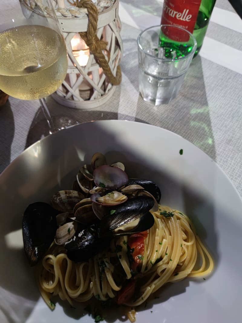 Linguine frutti di mare  - Bottega Ittica di Salvatore Balestrieri (ex Ristopescheria da Salvatore), Naples