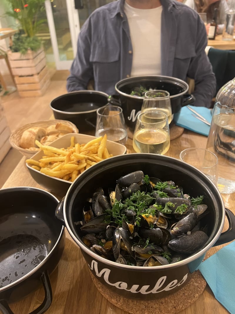 Je Peux Pas J'ai Moules Frites, Annemasse