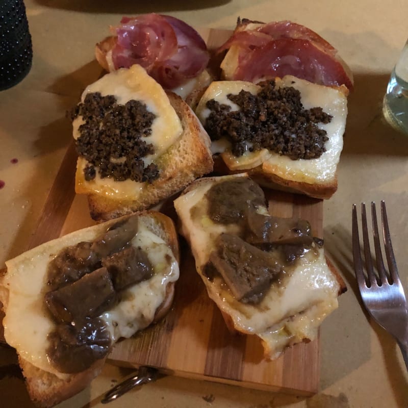 Crostoni al pecorino e tartufo - Al 3.0 Bistrot, Spoleto