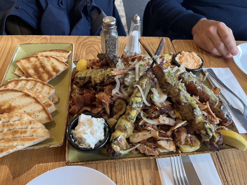 Restaurant Greek Unique à Twickenham Menu, avis, prix et réservation