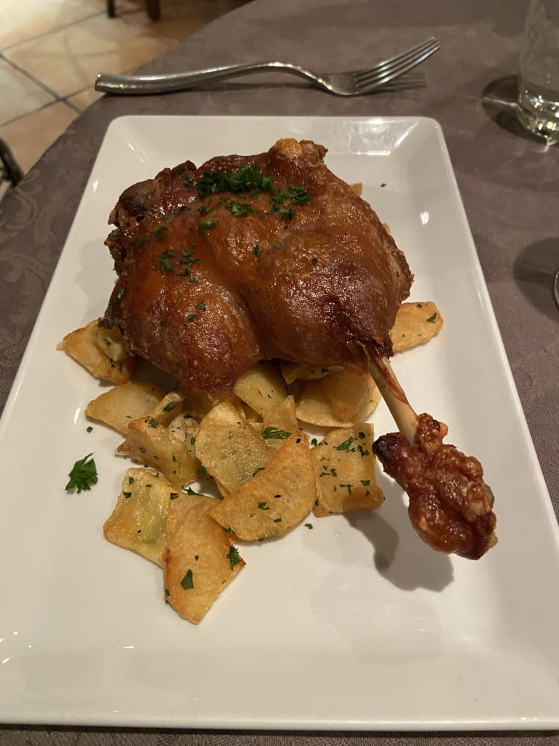 Confit de canard et pommes sarladaises - La Forge 5ème, Paris