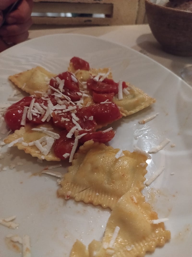 Ravioli al timo e ricotta salata - Locanda do Pazzi, Perugia