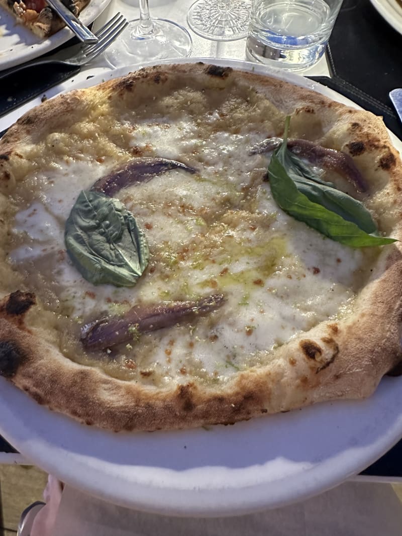 Palazzo Petrucci Pizzeria, Naples