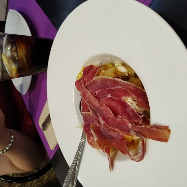 El sabor de las patatas y la calidad del jamón - La Tradición, Madrid