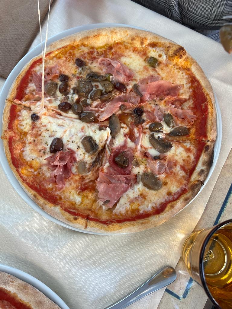 Pizza Capricciosa - Victoria Grill