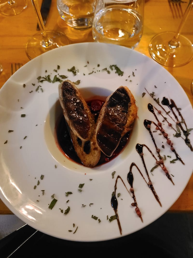 Foie Gras poêlé aux fruits rouges - L'Îlot Vache, Paris