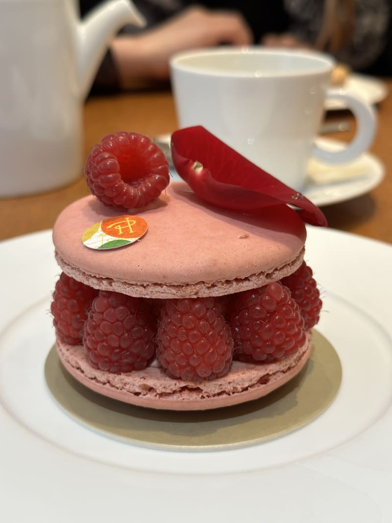 Pierre Hermé, Paris