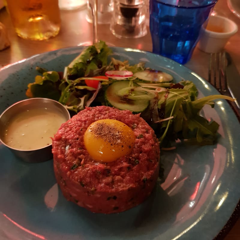 Tartare copieux excellent.  - Etnikahn, Boulogne-Billancourt