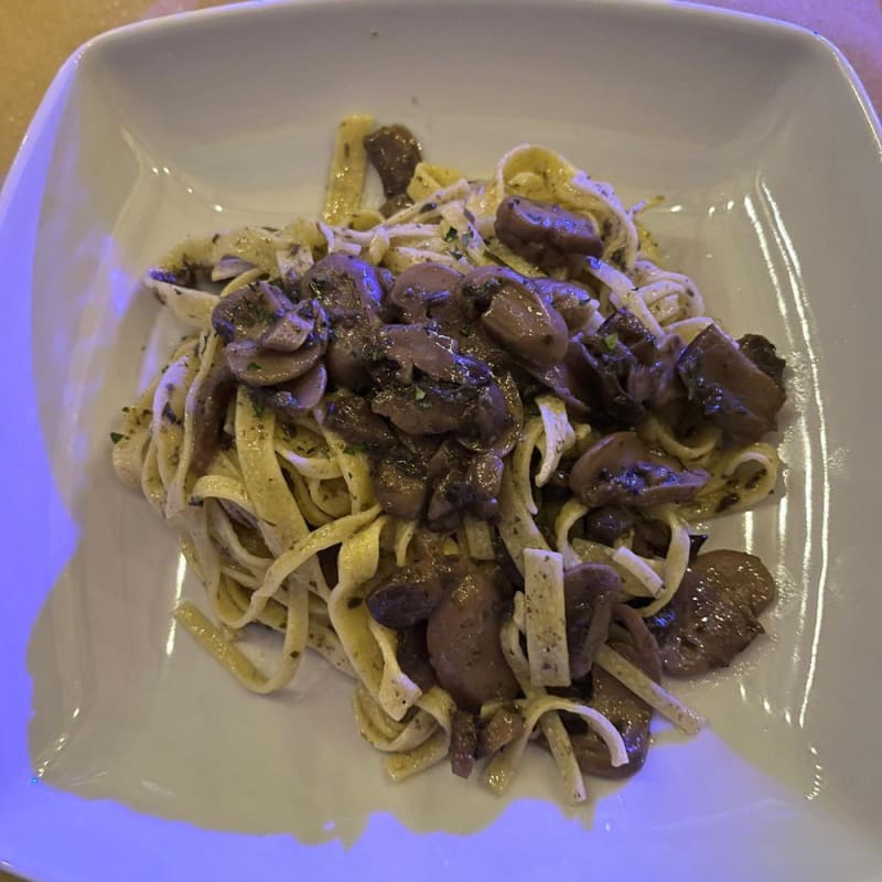 Tagliatelle funghi e tartufo - Osteria Vicolo Cieco