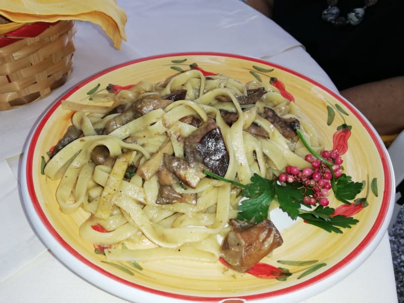 Tagliatelle ai Funghi Porcini - Trattoria Da Luciana