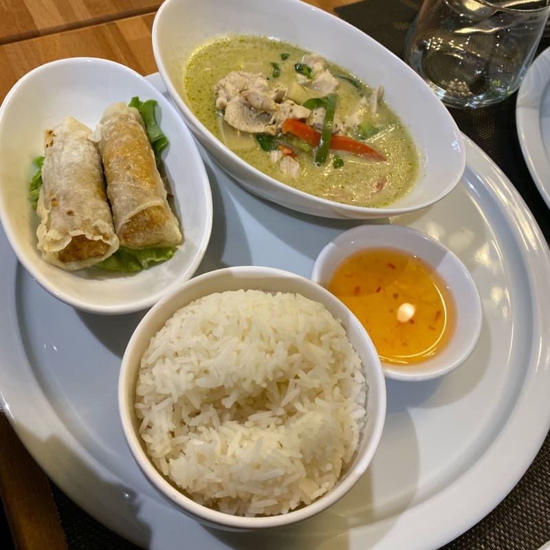 Curry vert au poulet avec du riz - Bistro Thai, Asnières-sur-Seine