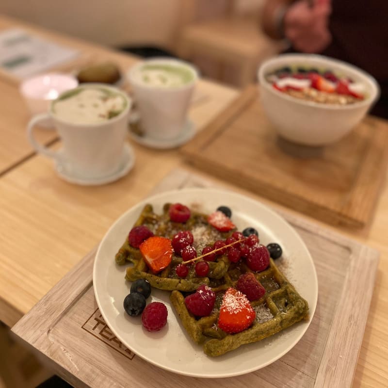 Matcha waffles - Hug the Tea, The Hague