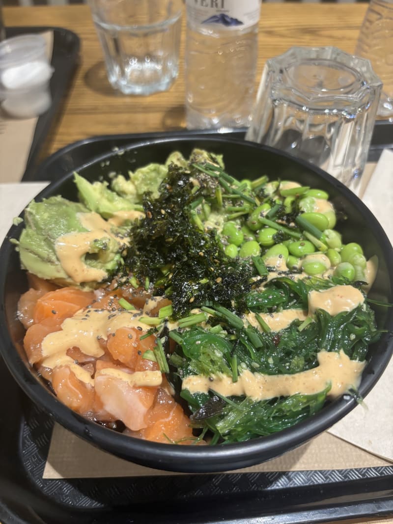 Komo Poke Muntaner, Barcelona