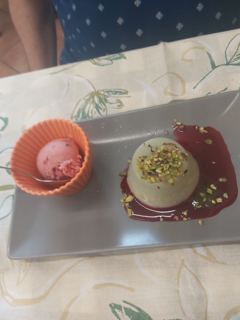 Budino vegan e gelato - Locanda Reloup