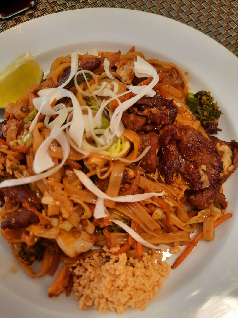 Sushissert Pad Thai & Ramen Restaurant, Parede