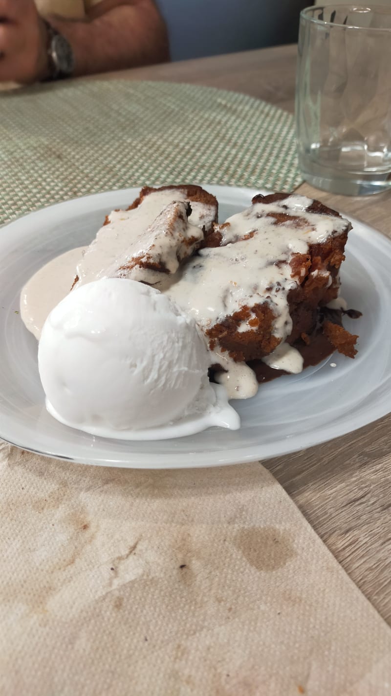 Bizcocho de Manzana con crema de vainilla y helado de coco - La Cookessa Bio, Granollers