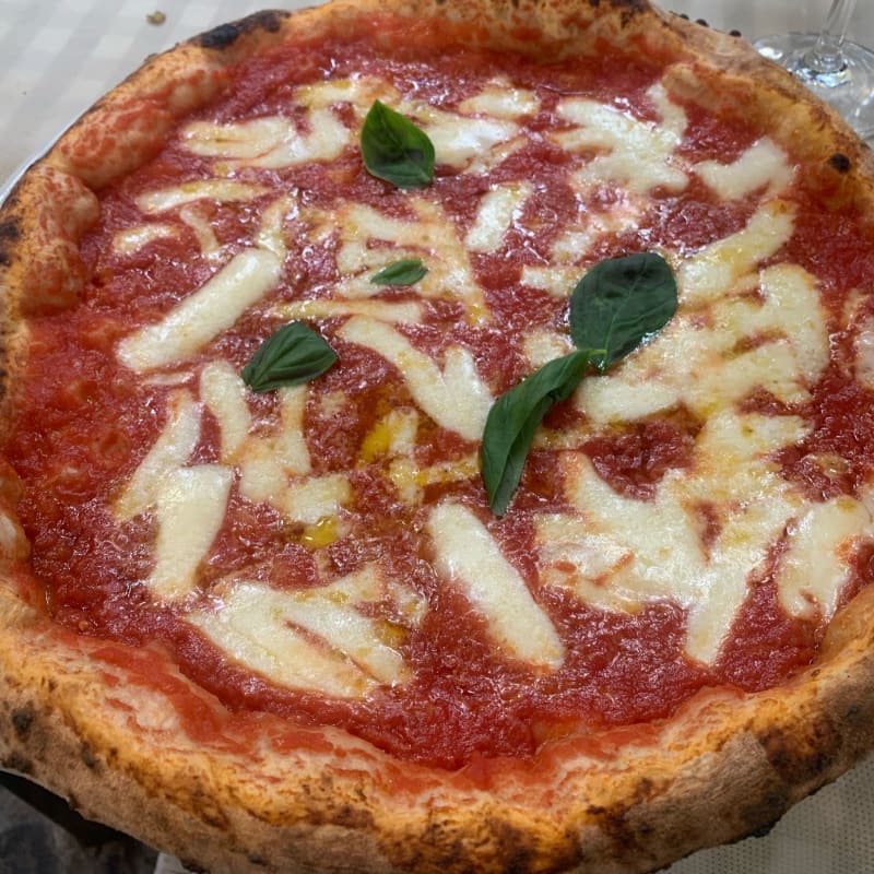 Pizza margherita  - Addu Fratemo - Trattoria e Pizzeria, Naples