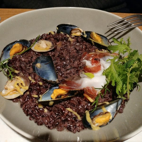 Riso nero con vongole cozze e limone - COSMO