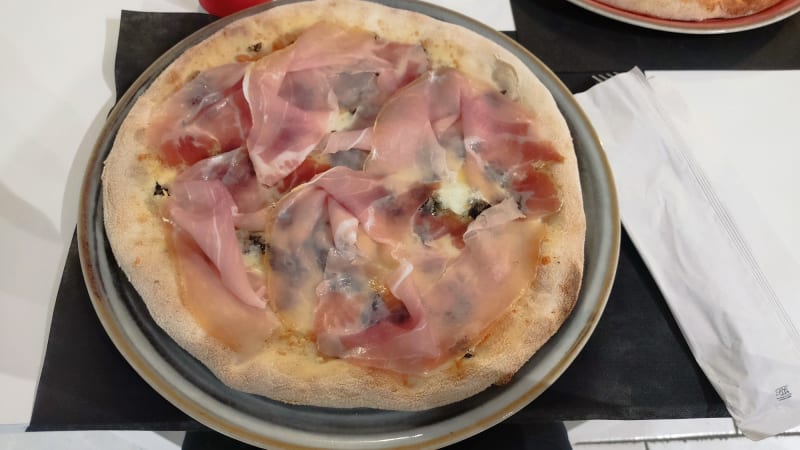 Da I'Coccia Pizza - Via Ippolito Nievo