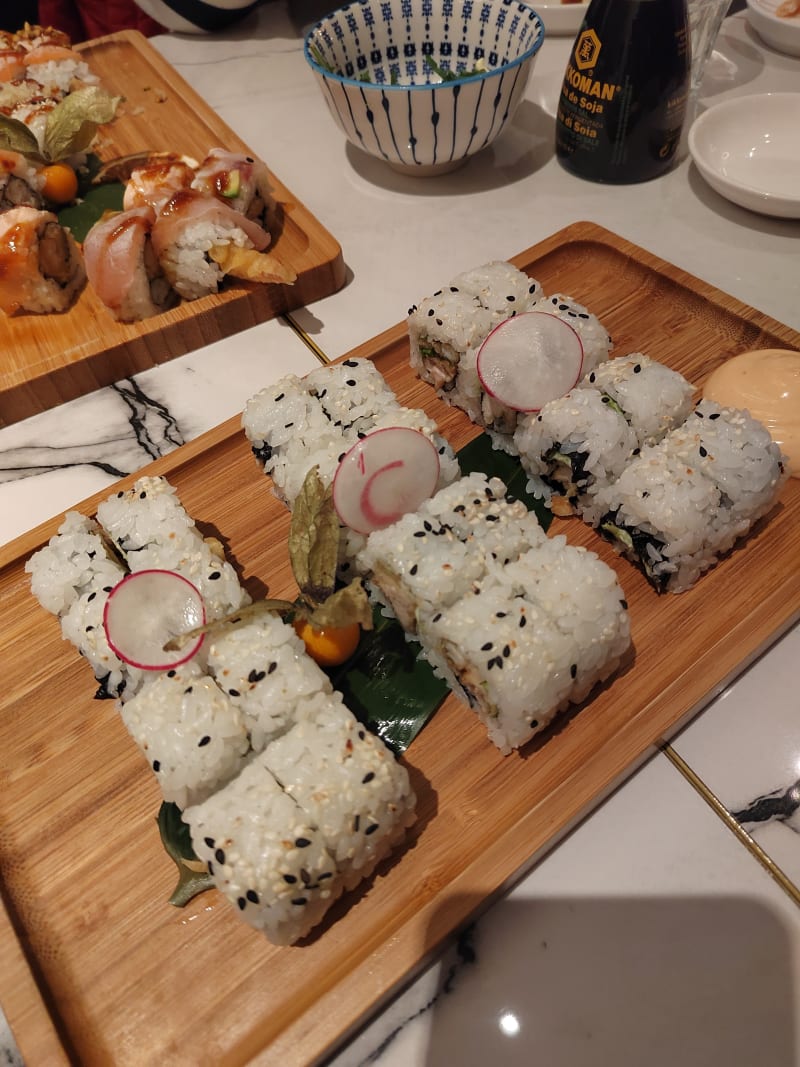 Shiny Sushi And Fusion Restaurant, Milan