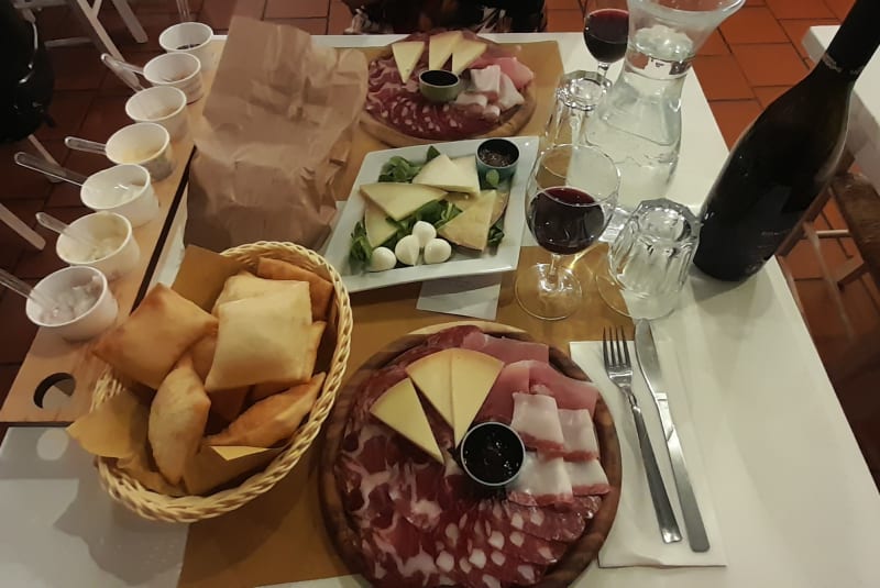 Antipasto di formaggi e tagliere toscano - Tigella’s Corsica, Milan