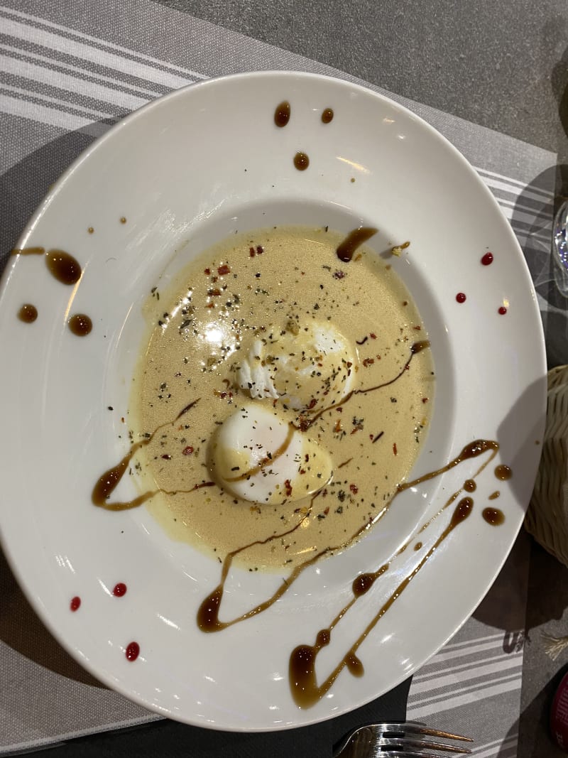 oeufs pochées avec changement pour une sauce au foie gras - Restaurant No Time's, Maisons-Alfort