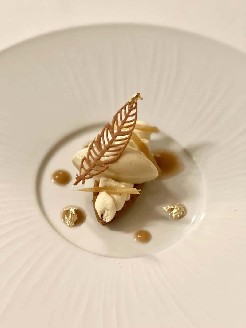 Sablé Breton à la Rhubarbe et Crème à la Vanille de Madagascar - Hôtel de Ville d'Ollon, Le Restaurant