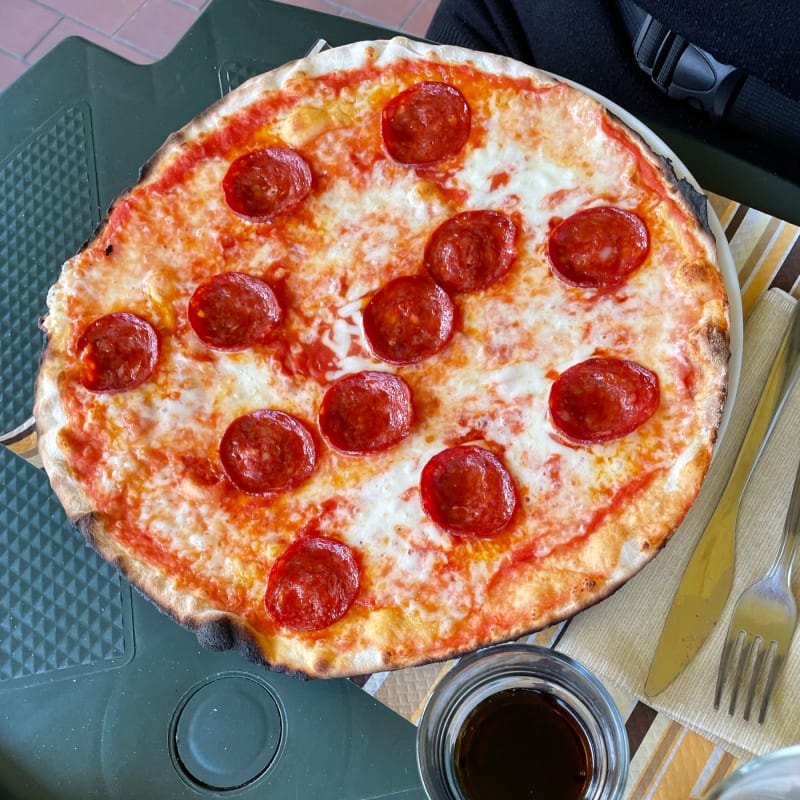 Pizza diavola - La Piazzetta da Massimo, Rome