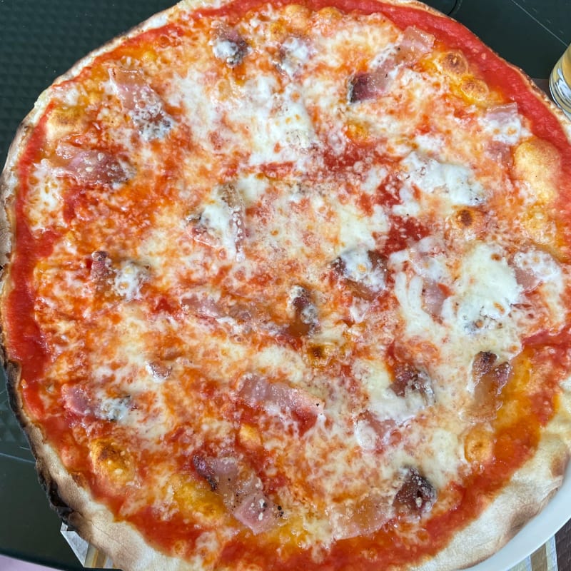 Pizza amatriciana  - La Piazzetta da Massimo, Rome