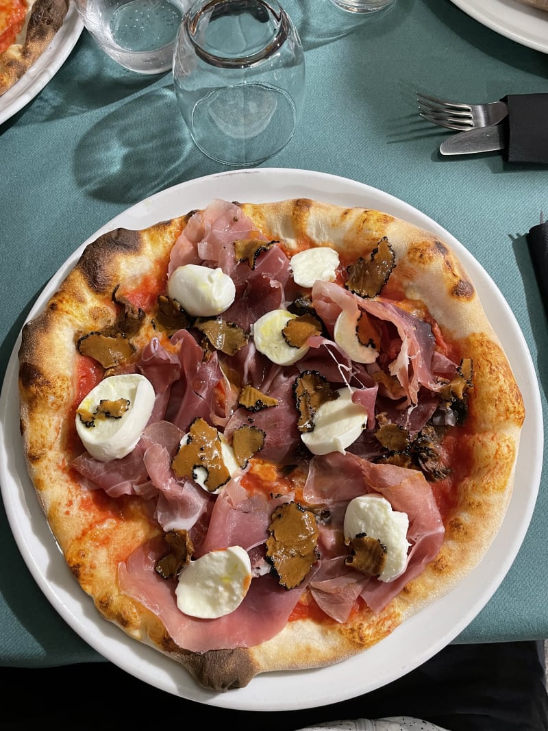 Restaurant Pizzeria Bianco e Nero à Livourne Menu, avis, prix et