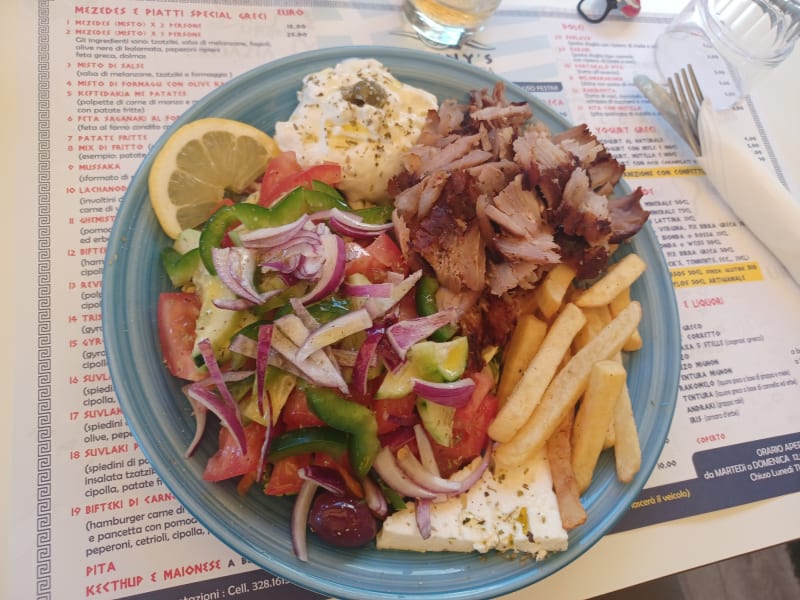 Benny's Taverna Greca, Massa