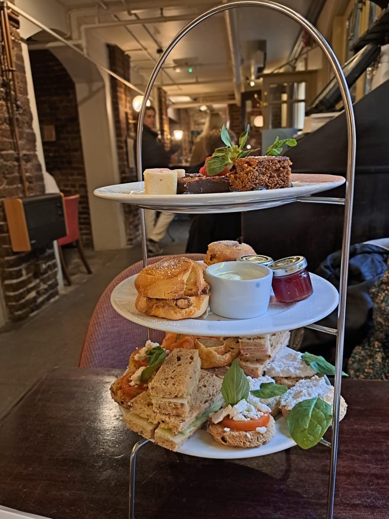 Crusting Pipe Wine Bar in London Restaurant Reviews, Menu and Prices