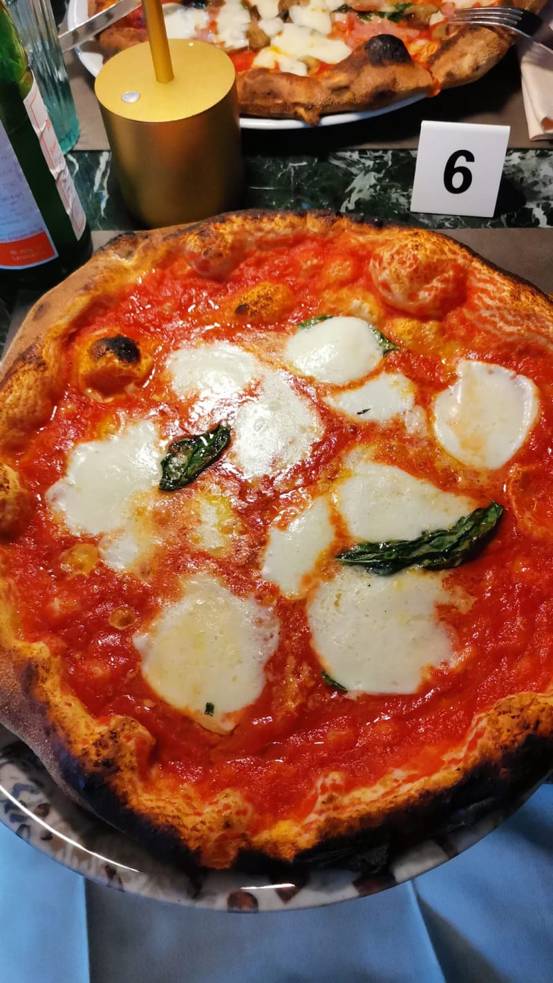 101 Tarantella Pizzeria Bistrot, Milan