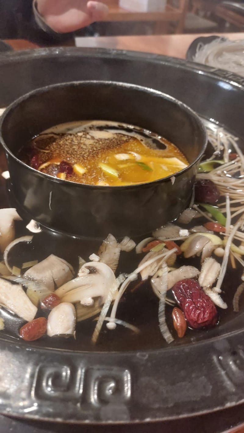 Restaurante Shullun Hot Pot en Valencia Menú 2024, opiniones, precios