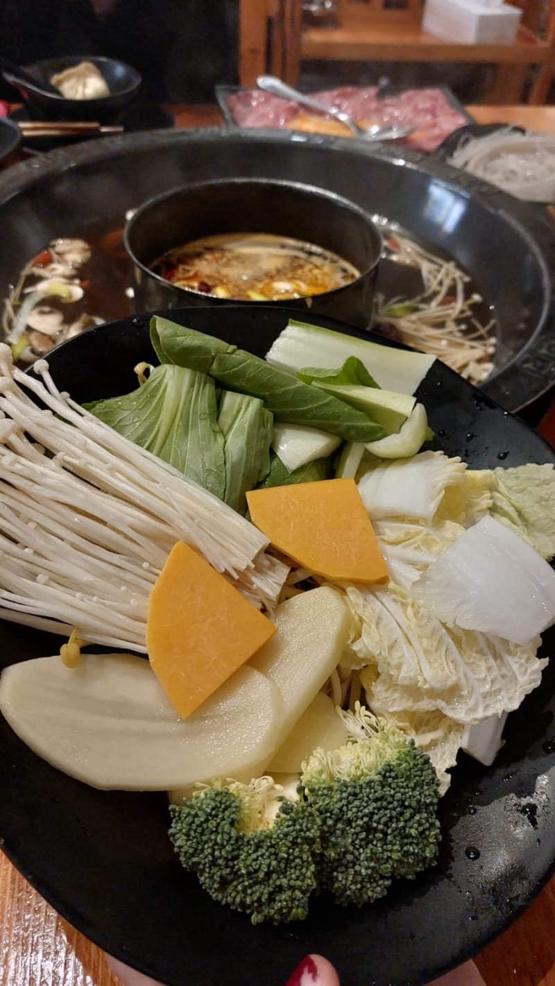 Restaurante Shullun Hot Pot en Valencia Menú 2024, opiniones, precios