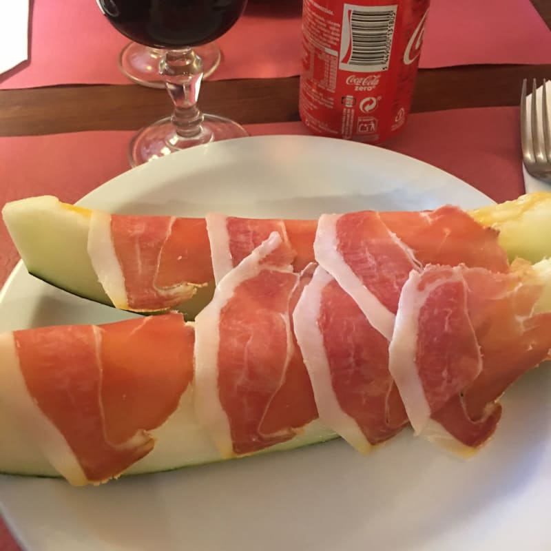 Menú diario. Muchos platos y variados para escojer. Raciones abundantes - La Taverna del Bon Vi, Girona