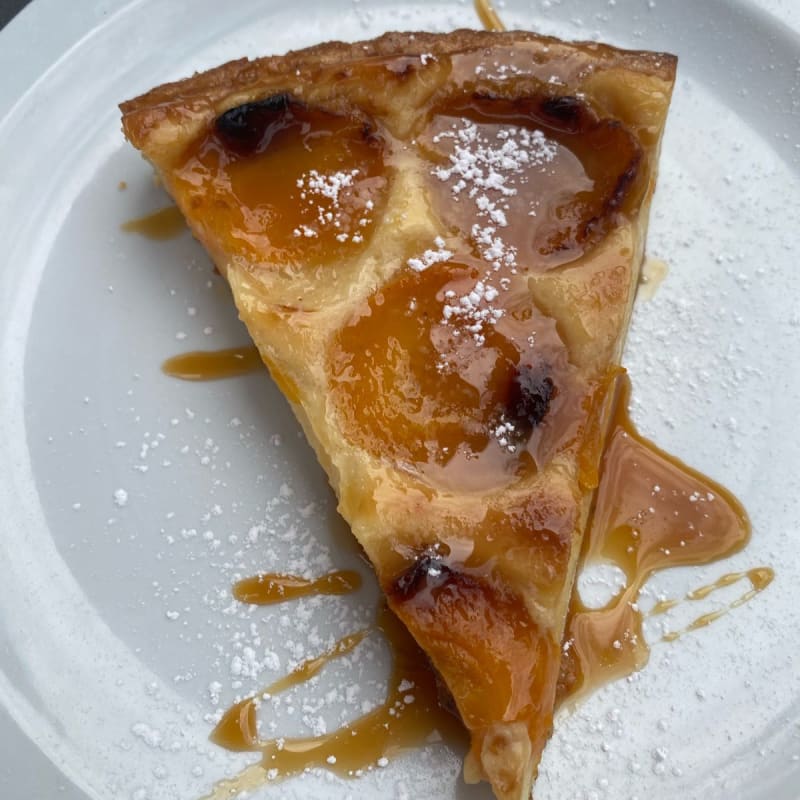 Tarte aux abricots  - Le Pavillon Rouge, Paris