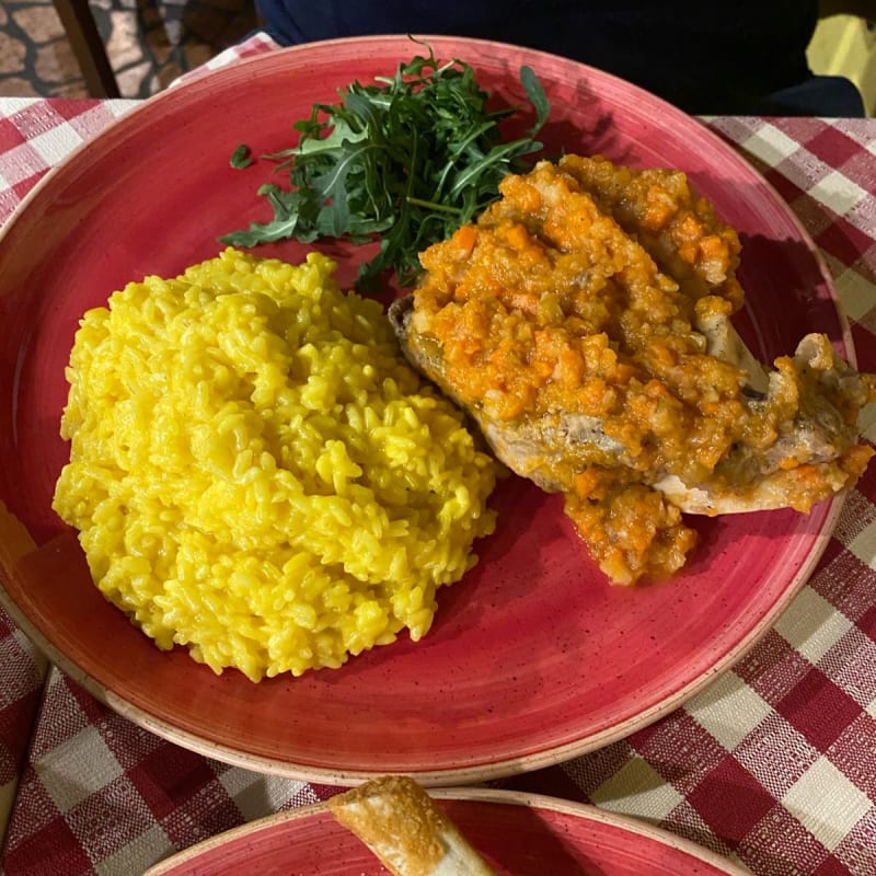 Risotto alla milanese con osso buco - Taverna del Borgo Antico, Milan