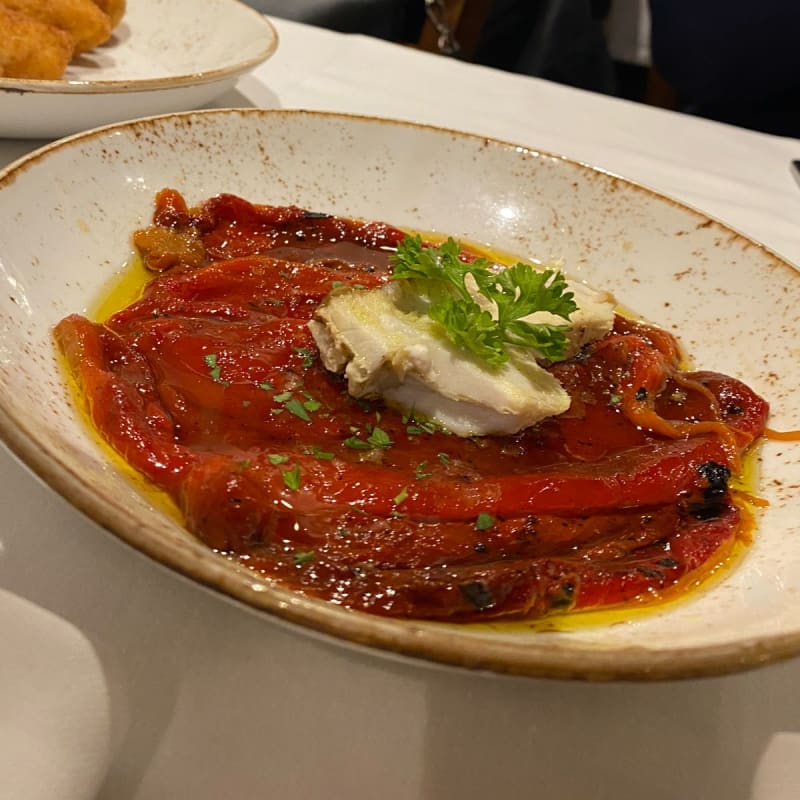 Pimientos asados y bonito escabechado casero - Huerta y Caldero, Madrid