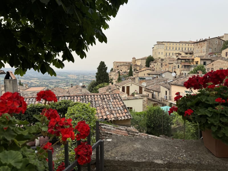 Le Scalette, Todi