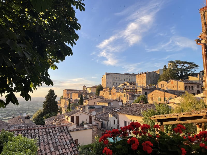 Le Scalette, Todi