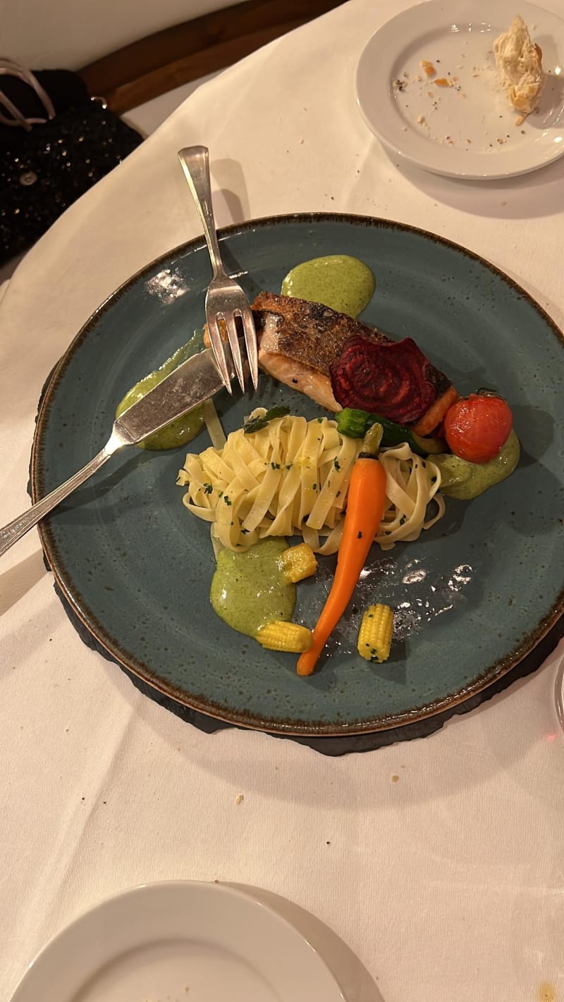 Saumon aux petits légumes glacés au marsala  - Veranda Zermatt, Zermatt