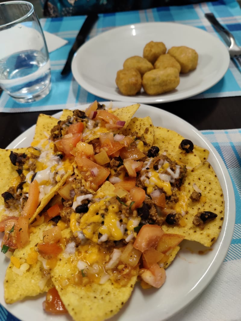 Nachos Chilli con Carne - El Burrito y Papas, Moncalieri