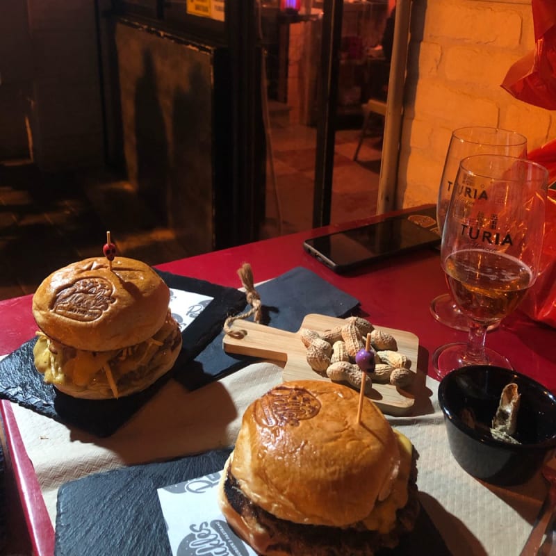 Restaurante Pickles Burger en Granada Menú 2023, opiniones, precios y