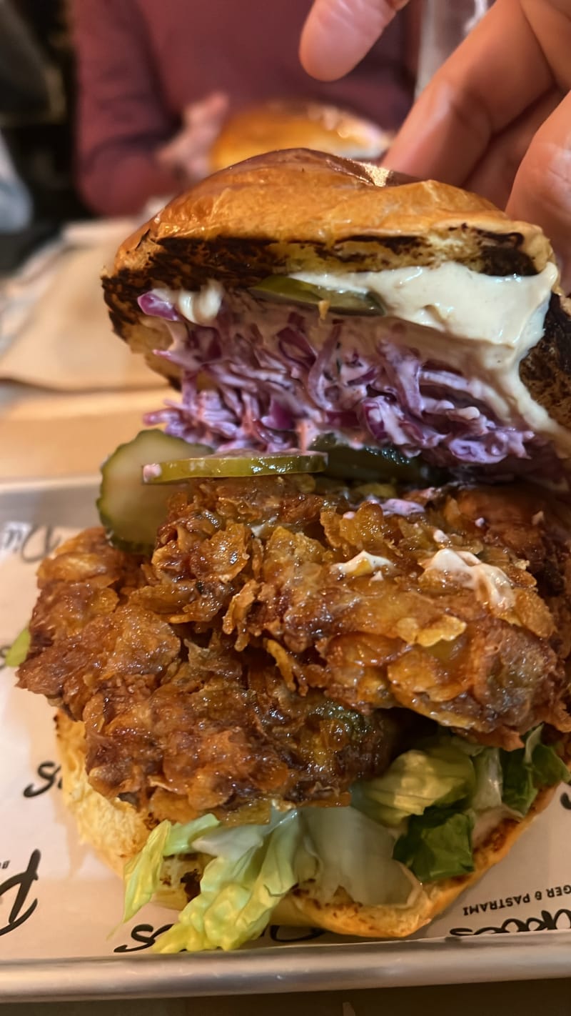 Restaurante Pickles Burger en Granada Menú 2024, opiniones, precios y