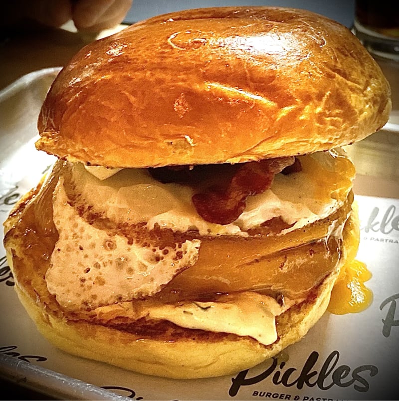 Restaurante Pickles Burger en Granada Menú 2024, opiniones, precios y