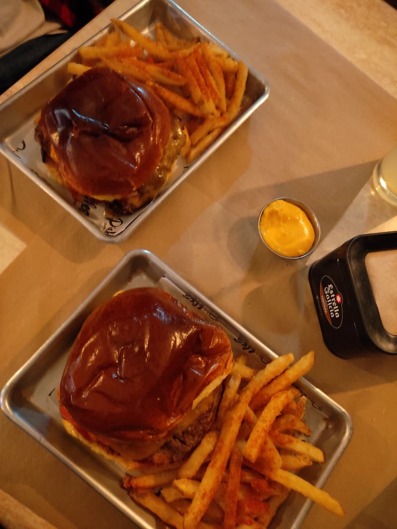 Restaurante Pickles Burger en Granada Menú 2024, opiniones, precios y