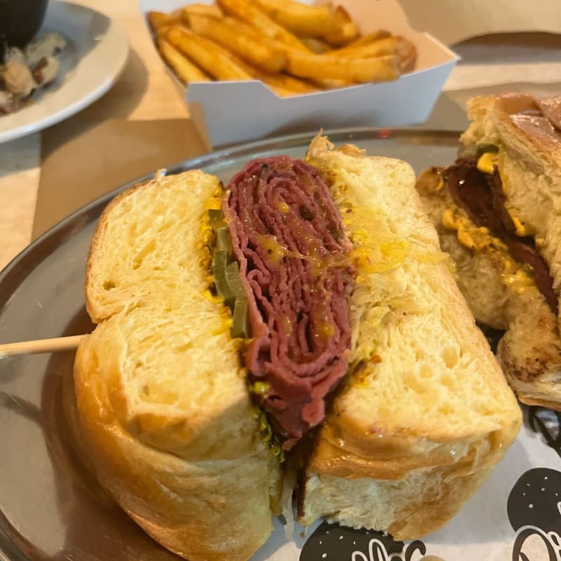 Restaurante Pickles Burger en Granada Menú 2023, opiniones, precios y